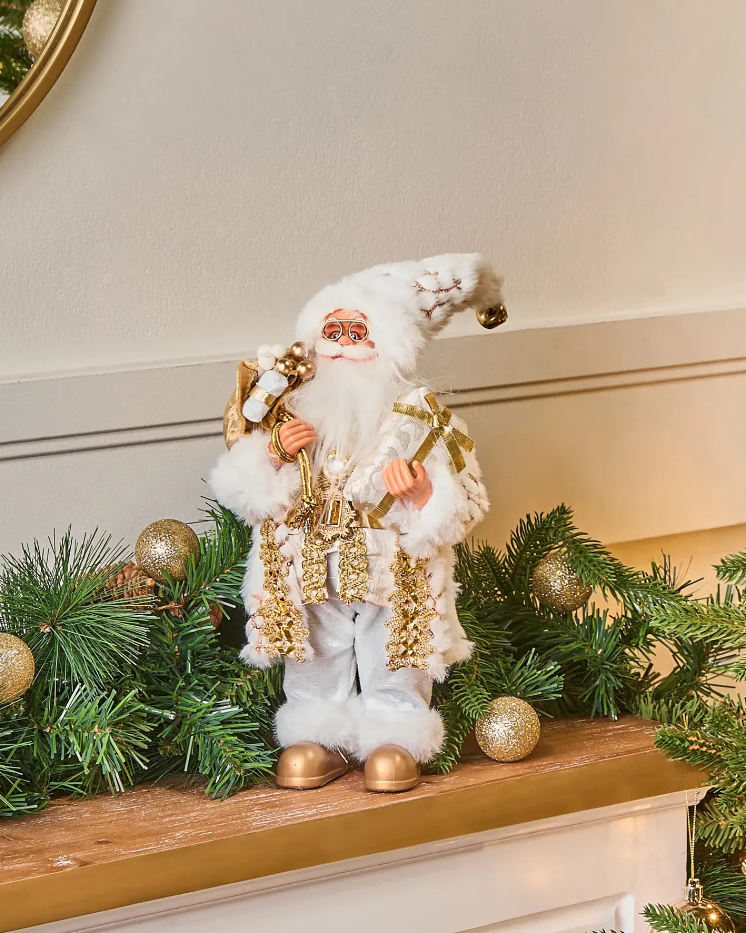 Sale Beliani Decorazione natalizia STRAUMSFJORDEN Babbo Natale 40 cm Bianco/Oro Bianco Oro