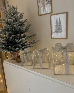 Outlet Beliani Decorazione per esterni LED ARNES Regali di Natale 25/20/15 cm Argento