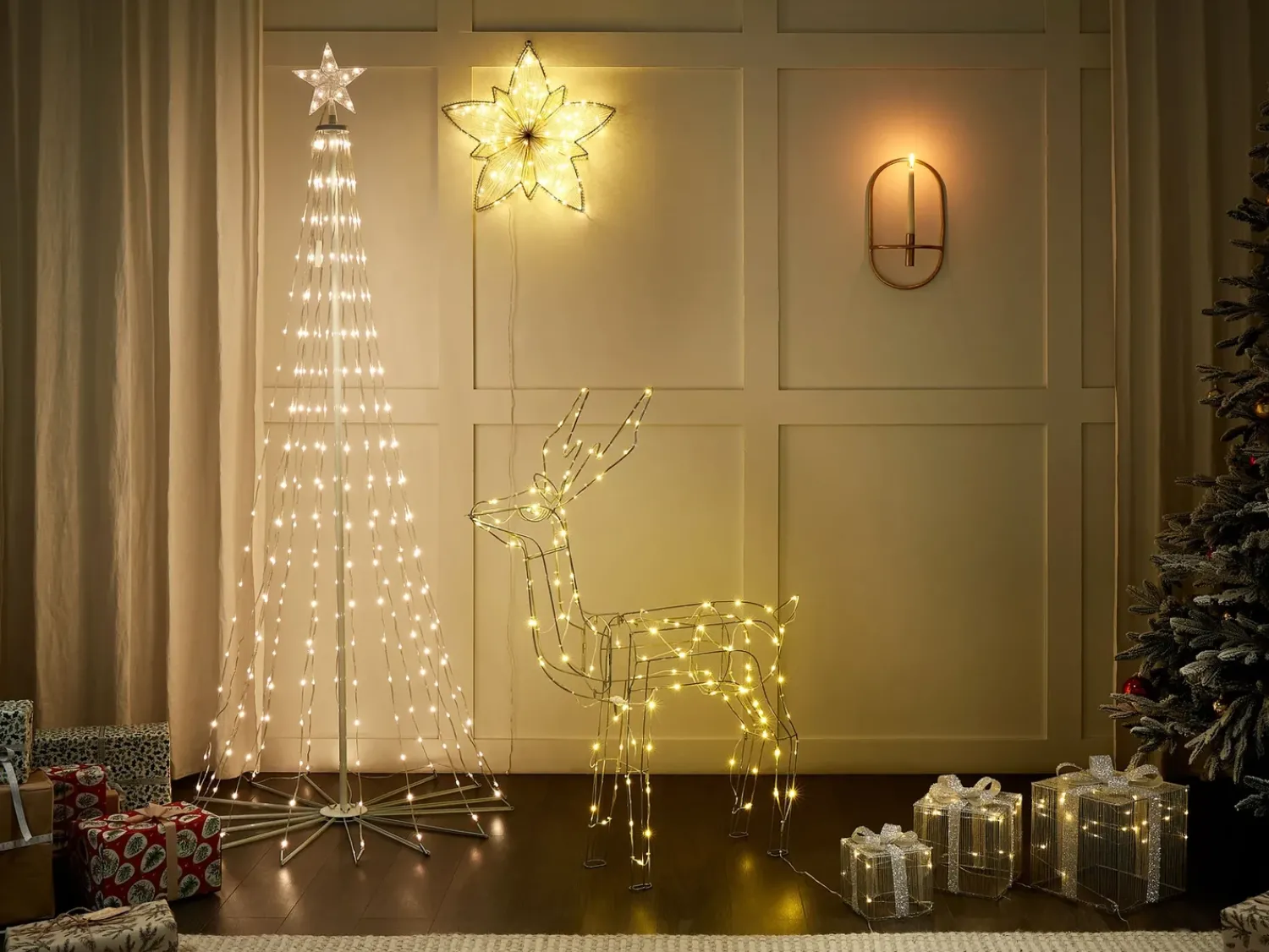 Outlet Beliani Decorazione per esterni LED ARNES Regali di Natale 25/20/15 cm Argento