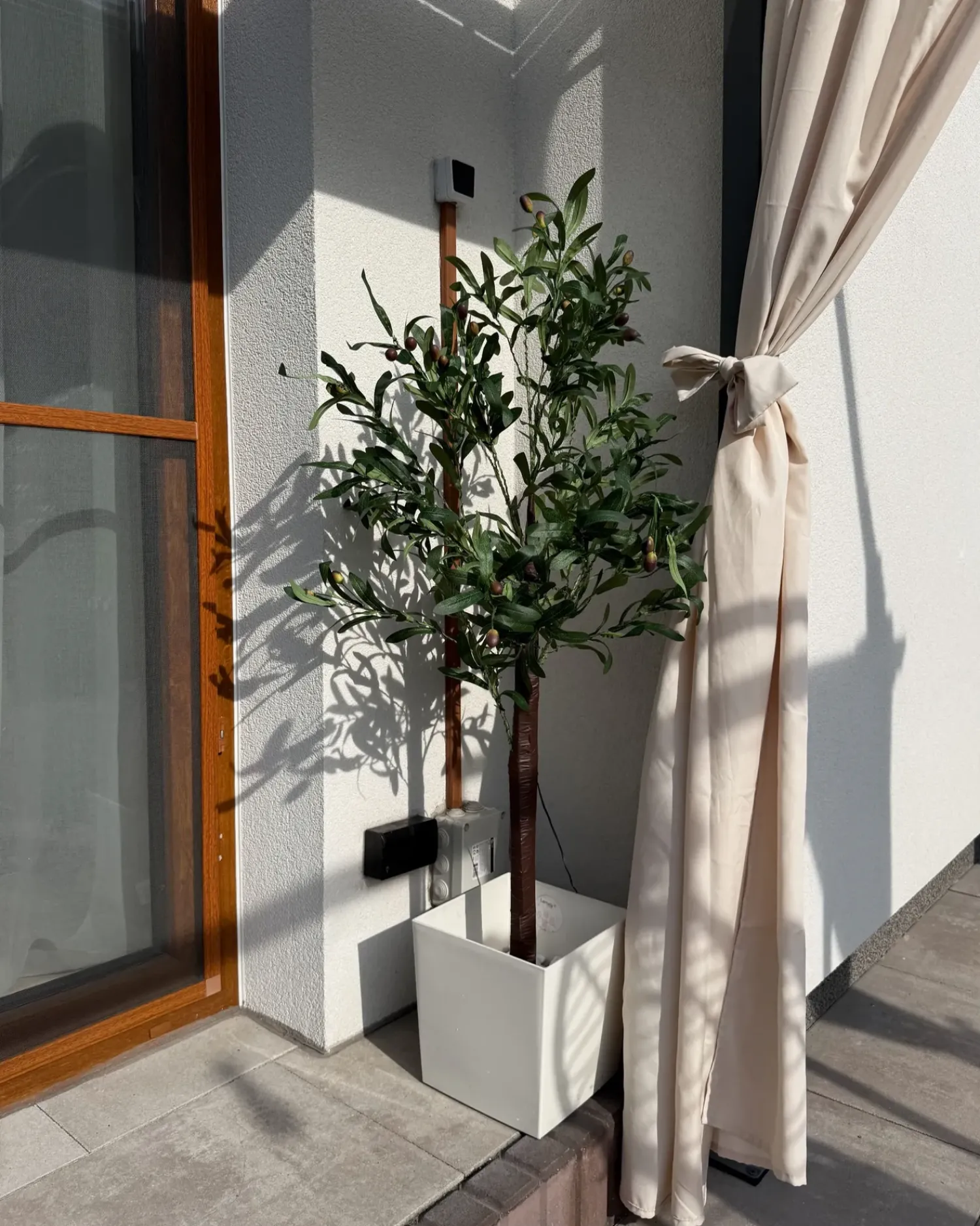 Sale Beliani Decorazione per esterni LED CELIONI Albero Verde Marrone Verde Nero