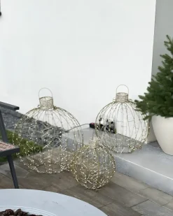 Outlet Beliani Decorazione per esterni LED GAROUR Palla di Natale 65/50/40 cm Oro