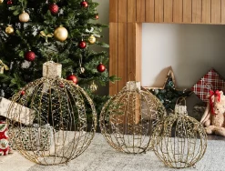Outlet Beliani Decorazione per esterni LED GAROUR Palla di Natale 65/50/40 cm Oro
