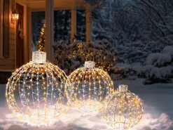 Outlet Beliani Decorazione per esterni LED GAROUR Palla di Natale 65/50/40 cm Oro