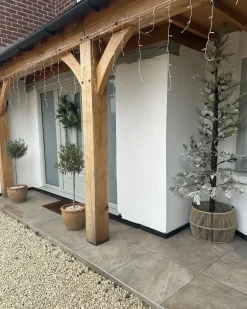 Beliani Decorazione per esterni LED GRENIVIK Albero di Natale 245 cm Bianco
