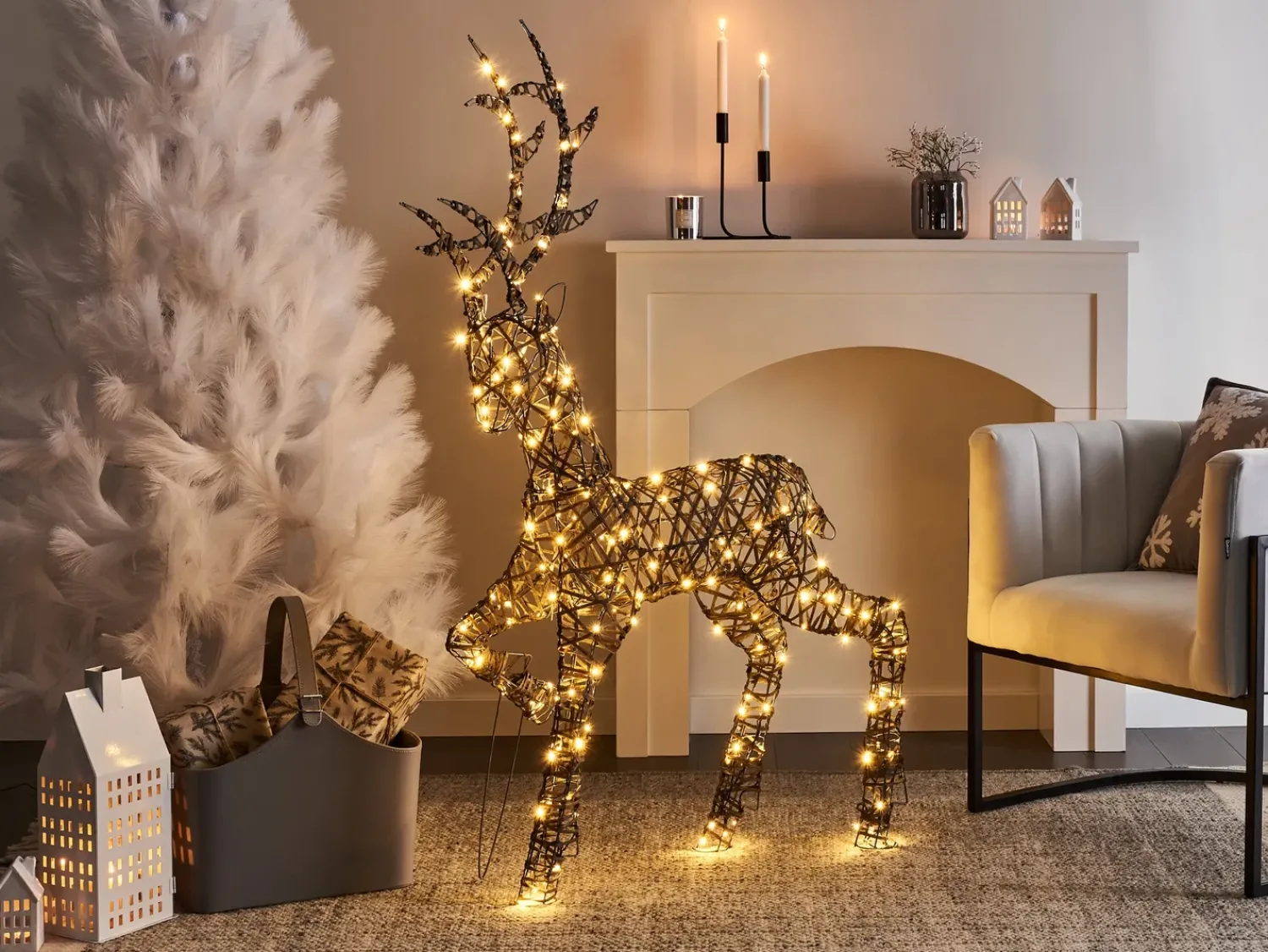 New Beliani Decorazione per esterni LED HUSAVIK Renna 140 cm Argento