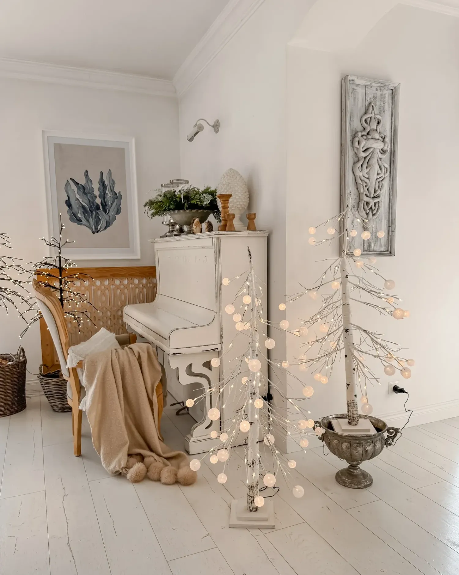 Clearance Beliani Decorazione per esterni LED HOLAR Albero di Natale 122 cm Bianco