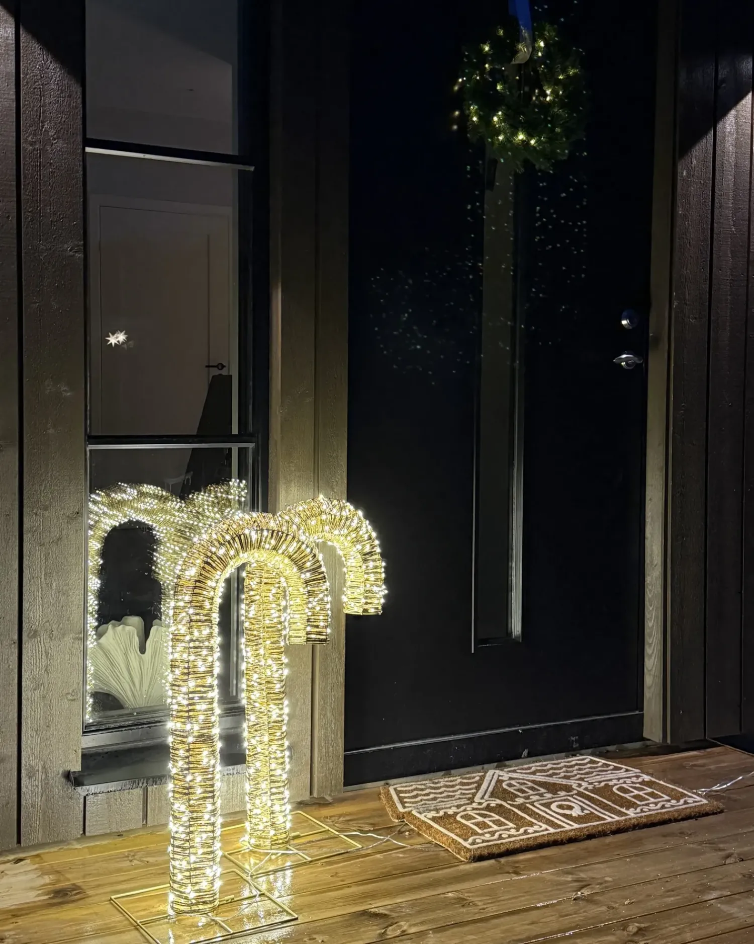 Hot Beliani Decorazione per esterni LED HOLMAVIK Bastoncino di zucchero 74 cm Oro