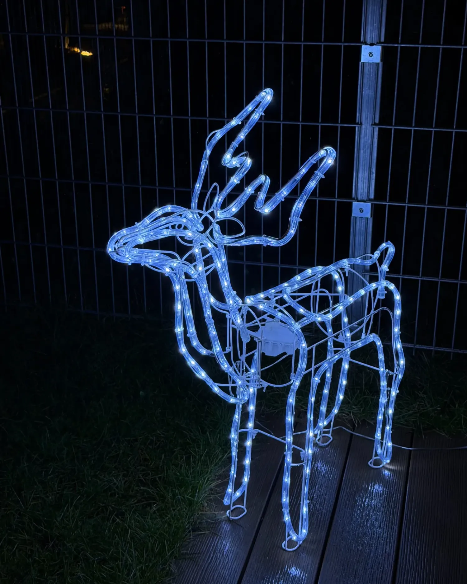 Hot Beliani Decorazione per esterni LED INNNES Renna 94 cm Bianco