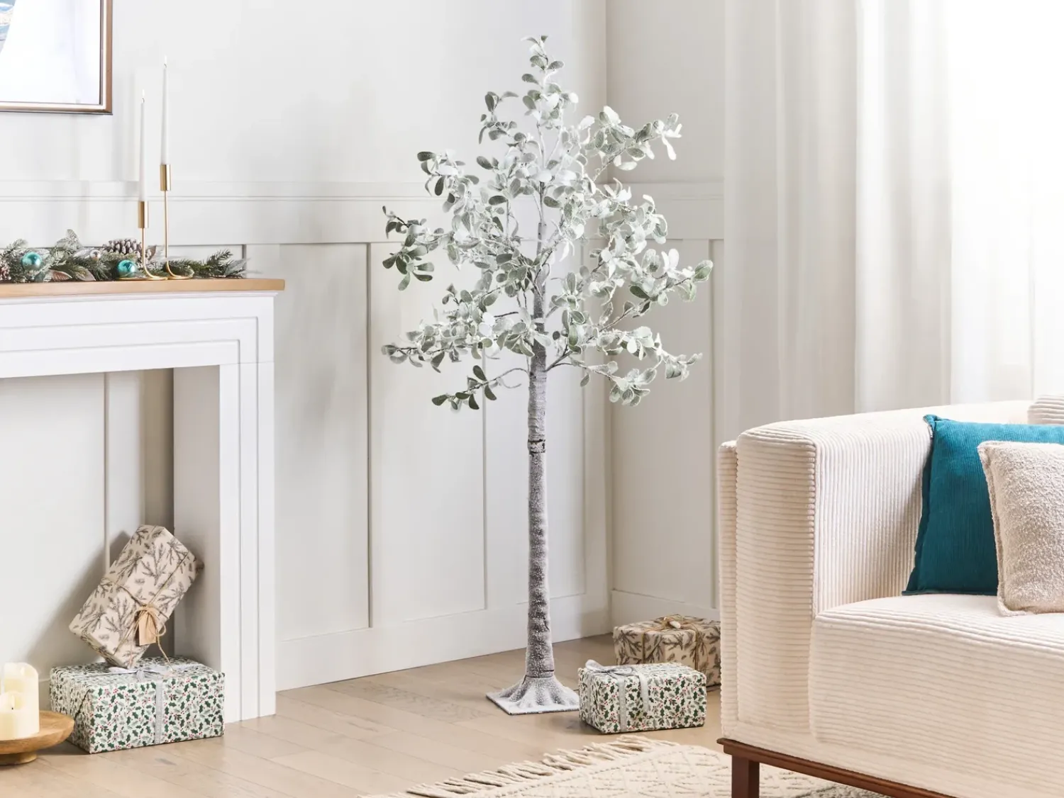 Outlet Beliani Decorazione per esterni LED MELAKKO Albero 150 cm Verde Bianco Verde