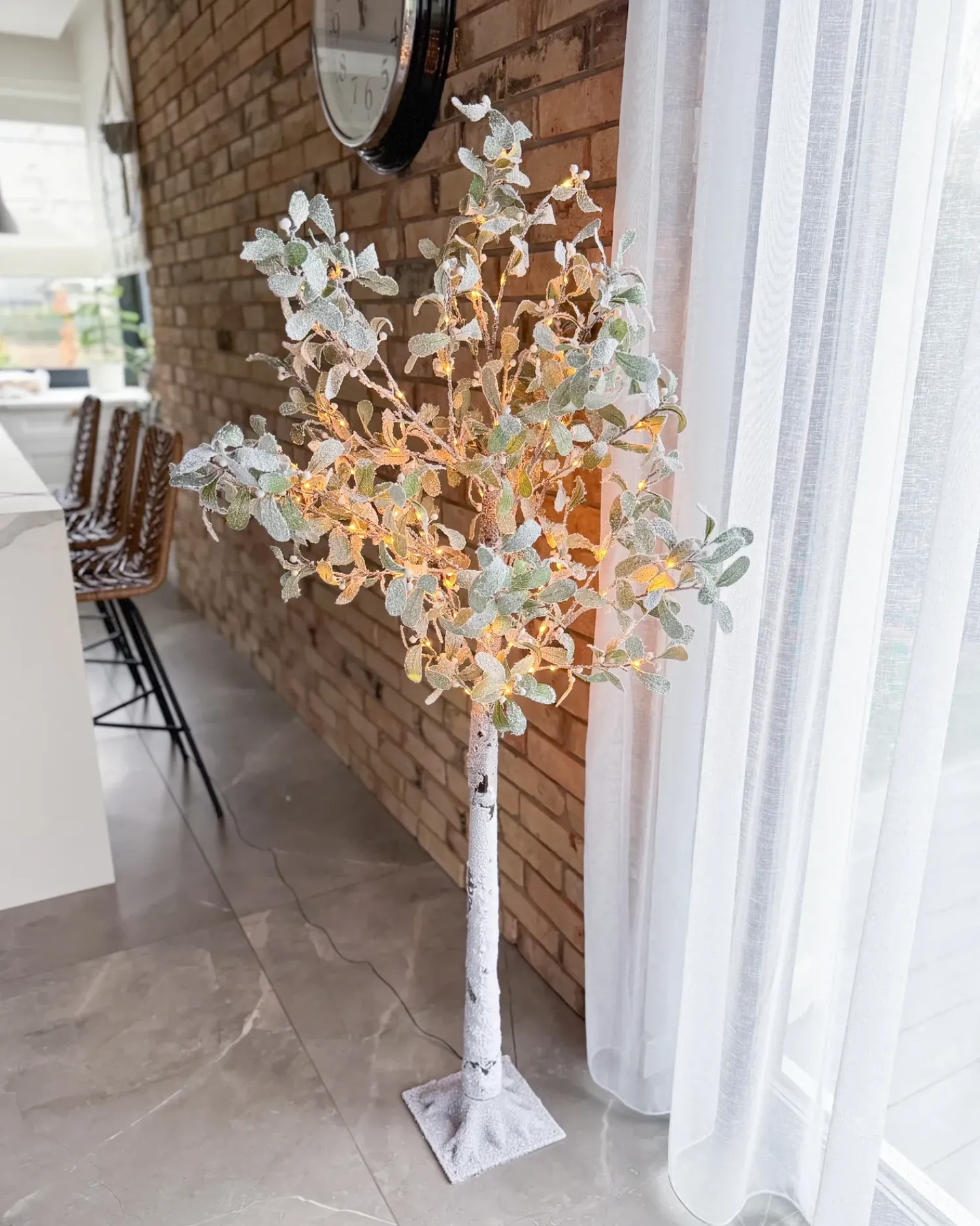 Outlet Beliani Decorazione per esterni LED MELAKKO Albero 150 cm Verde Bianco Verde