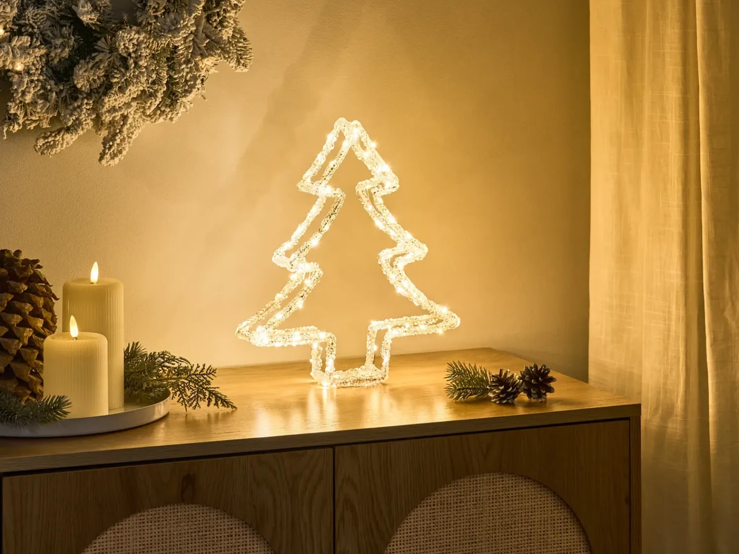 New Beliani Decorazione per esterni LED OLBOAN Albero di Natale 34 cm Bianco