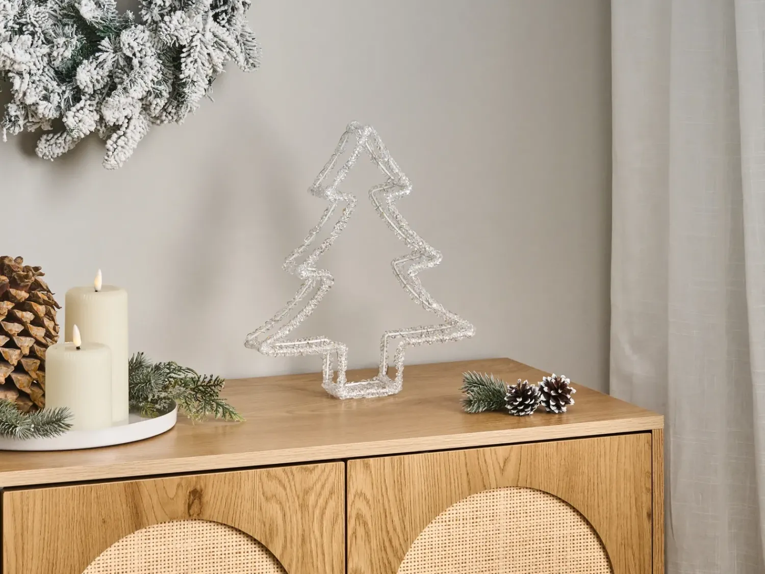New Beliani Decorazione per esterni LED OLBOAN Albero di Natale 34 cm Bianco