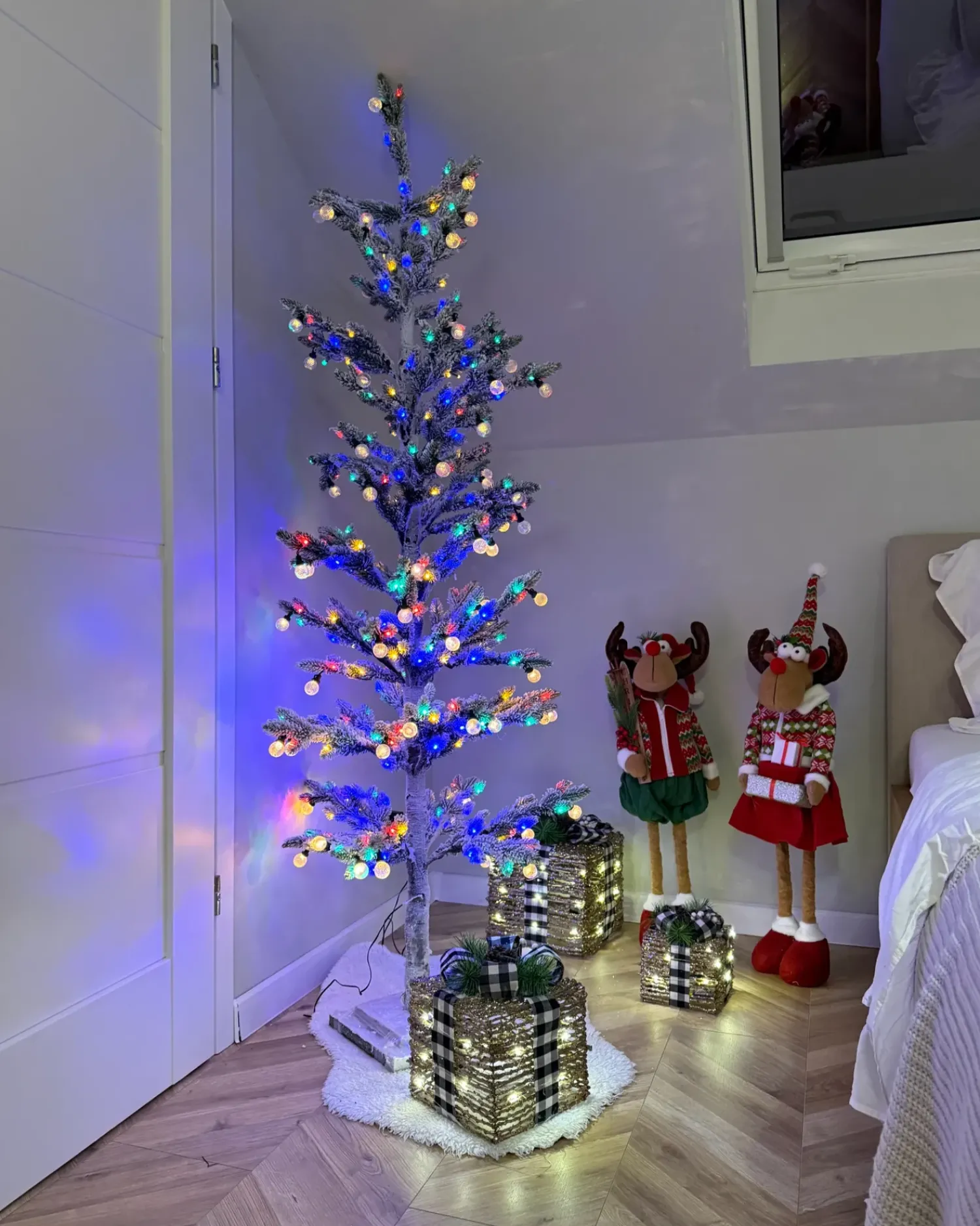 Outlet Beliani Decorazione per esterni LED TORSA Albero 180 cm Verde Bianco Verde