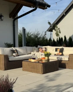 Sale Beliani Divano angolare da giardino con pouf 6 posti PALERMO Modulare Rattan sintetico (PE) Marrone Bianco Marrone
