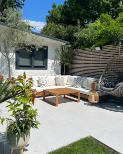 New Beliani Divano angolare da giardino 5 posti MARETTIMO Lato Sinistro Legno di acacia certificato Marrone Bianco Marrone