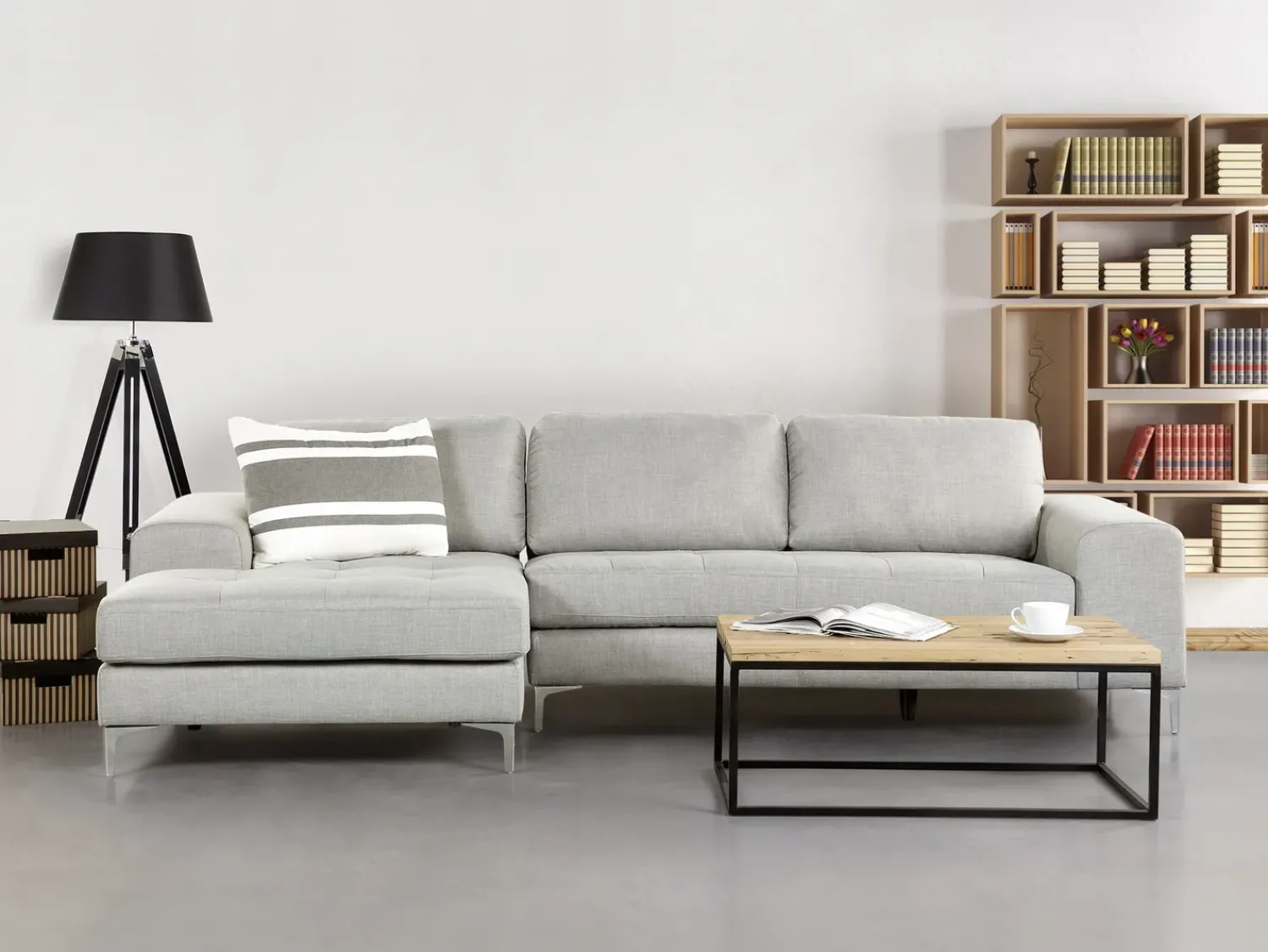 Outlet Beliani Divano angolare 4 posti KIRUNA Tessuto Grigio chiaro Lato destro Argento Grigio