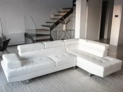 Discount Beliani Divano angolare 5 posti NORREA Pelle sintetica Bianco Lato Sinistro Bianco Argento