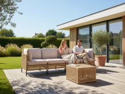 Clearance Beliani Divano da giardino con tavolo 4 posti OMEGANA Modulare Rattan sintetico (PE) Beige chiaro Beige Nero