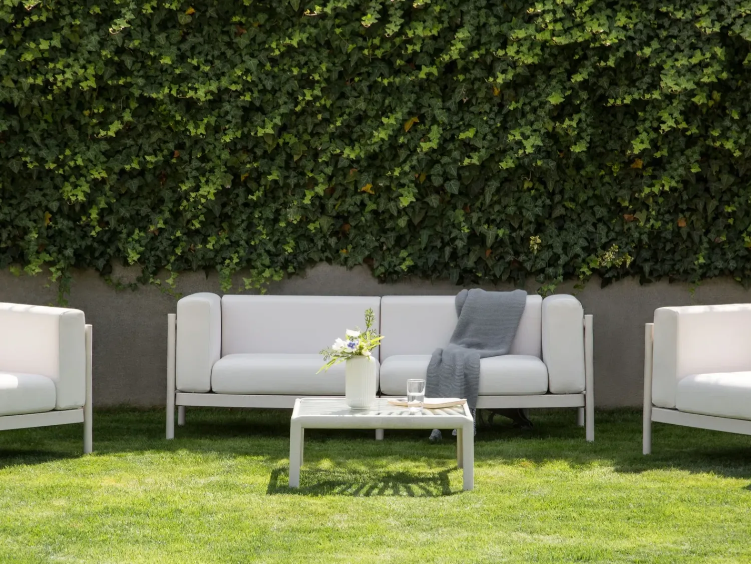 Outlet Beliani Divano da giardino 2 posti FERRETTI chiaro Beige