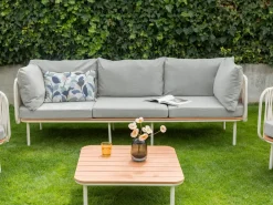 Outlet Beliani Divano da giardino 3 posti SENISE Metallo Grigio Bianco Grigio