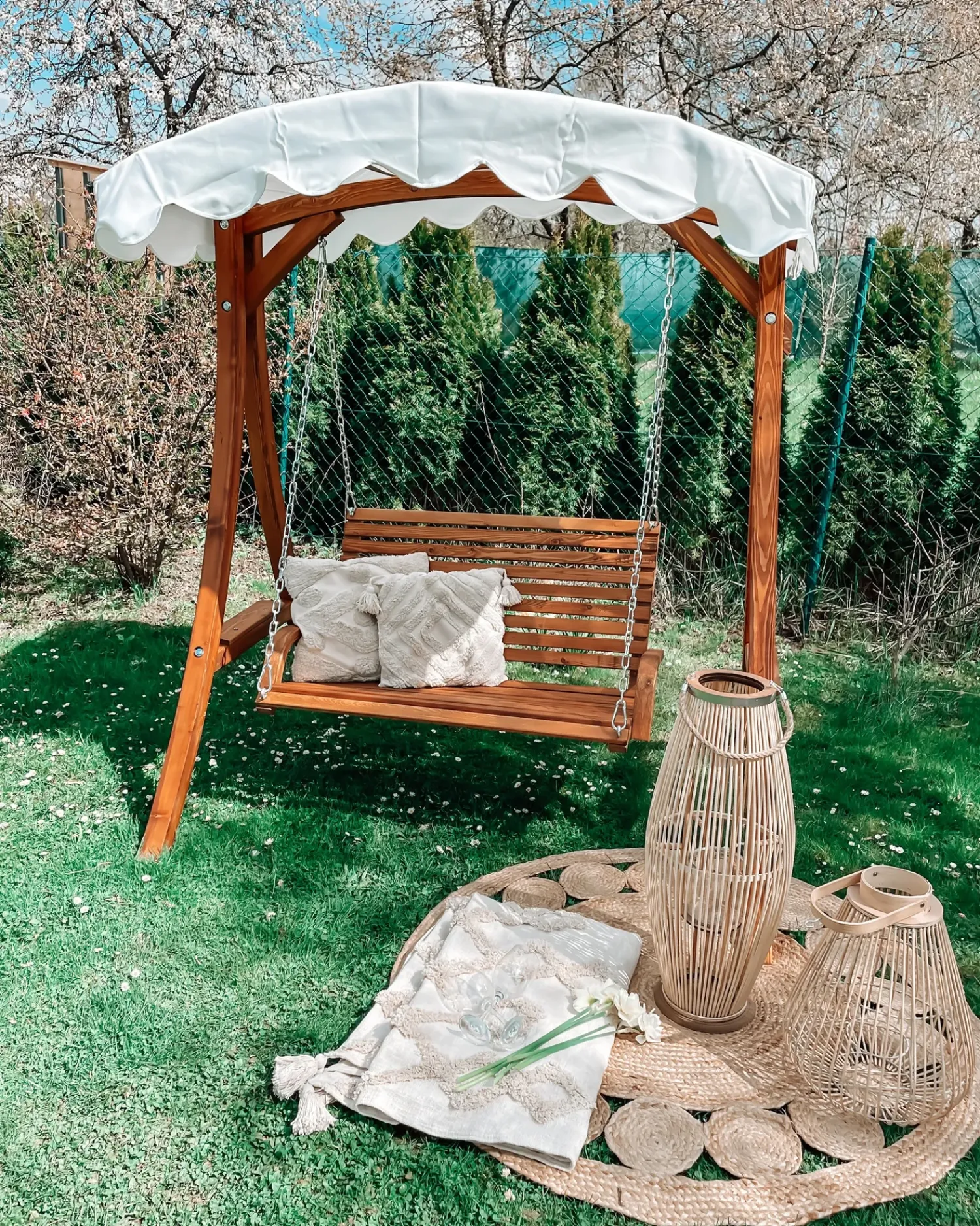 Outlet Beliani Dondolo da giardino ANDRIA Legno di larice Marrone Beige Marrone