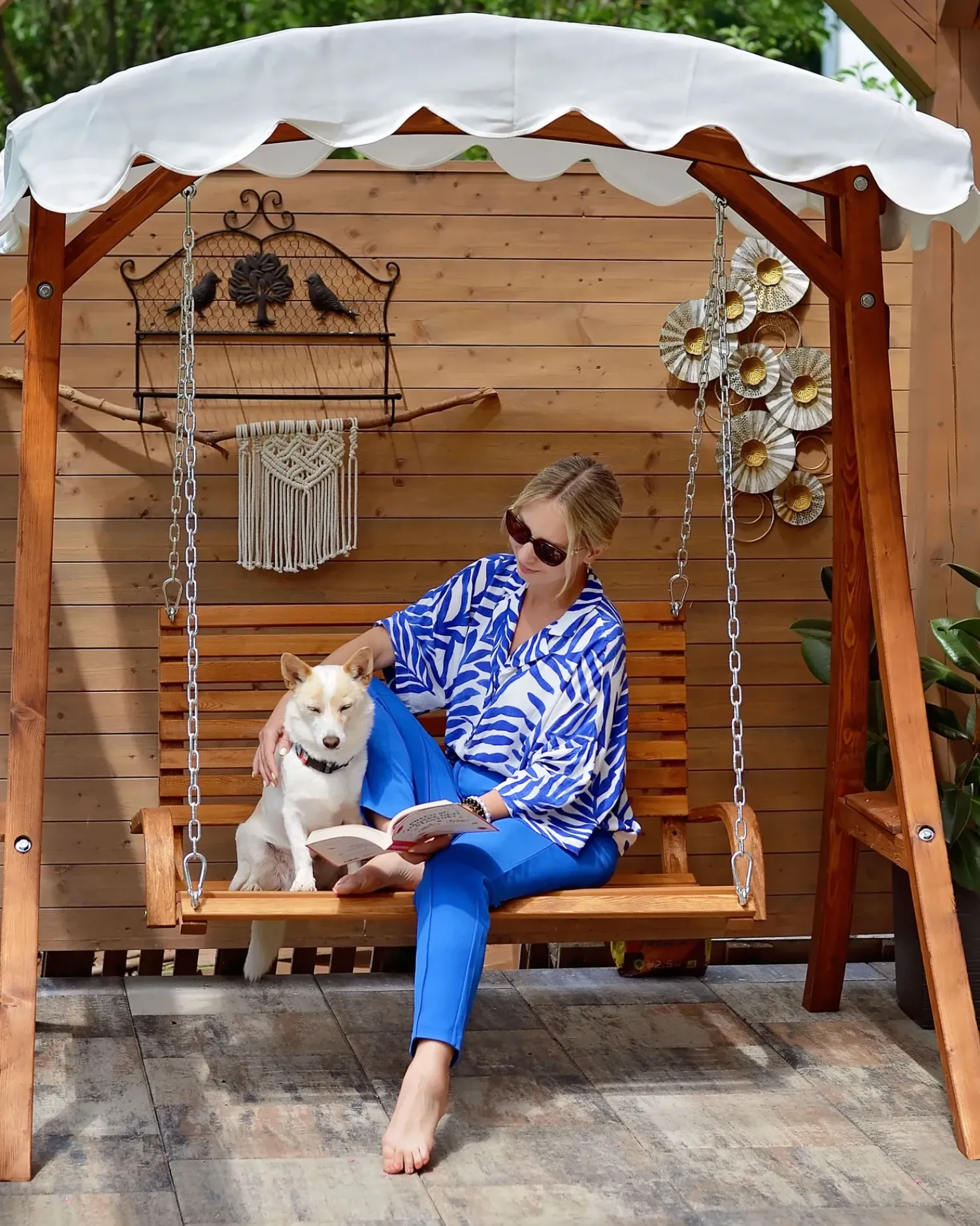 Outlet Beliani Dondolo da giardino ANDRIA Legno di larice Marrone Beige Marrone