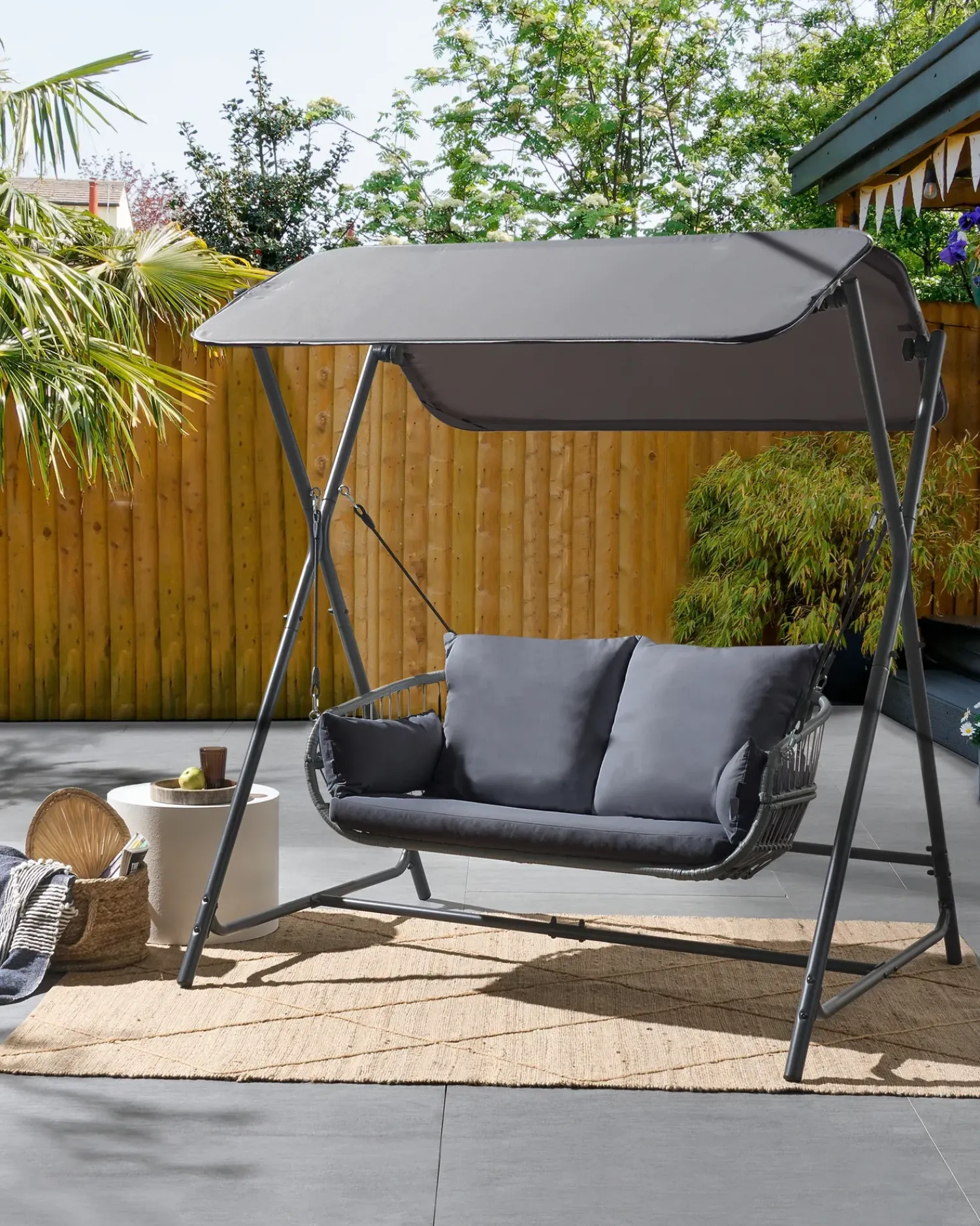 Sale Beliani Dondolo da giardino FIASTRA Metallo scuro Grigio