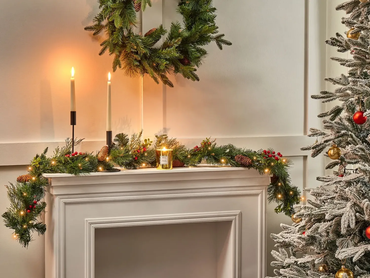 Sale Beliani Festone di Natale LED ELBRUS Verde
