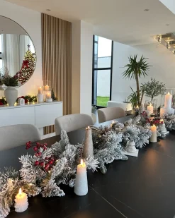 Outlet Beliani Festone natalizio innevato LED WHITEHORN Bianco Bianco Verde