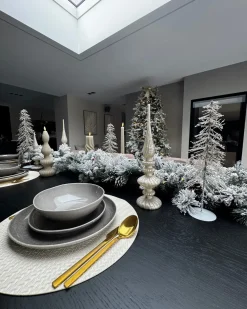 Beliani Festone natalizio innevato LED WHITEHORN Bianco Bianco Verde