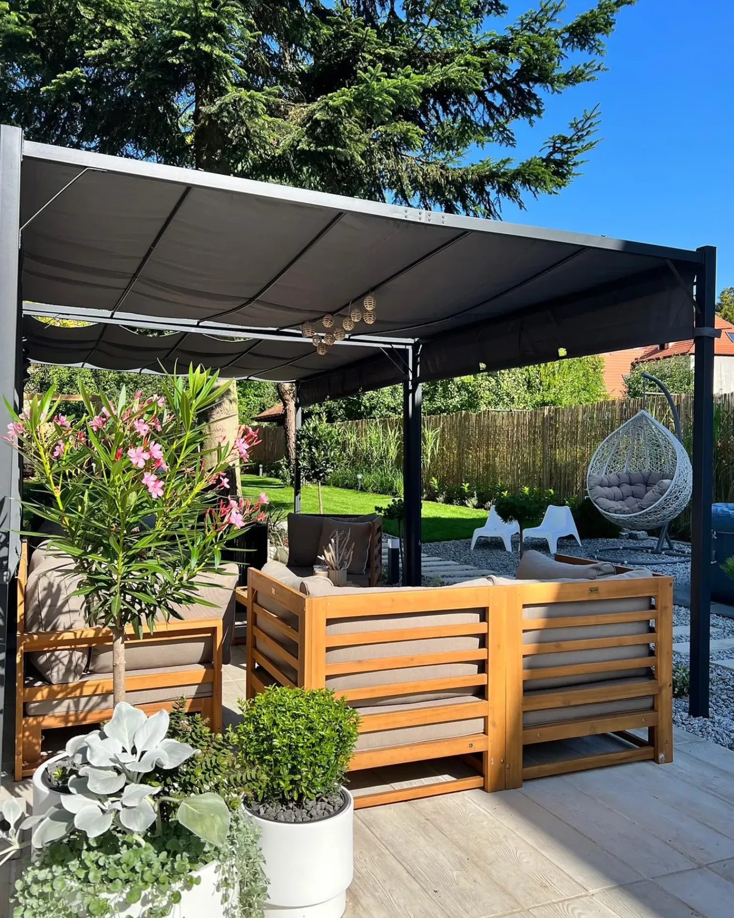 Online Beliani Gazebo LED PARGA Metallo 310 cm 310 cm Grigio scuro Grigio Nero