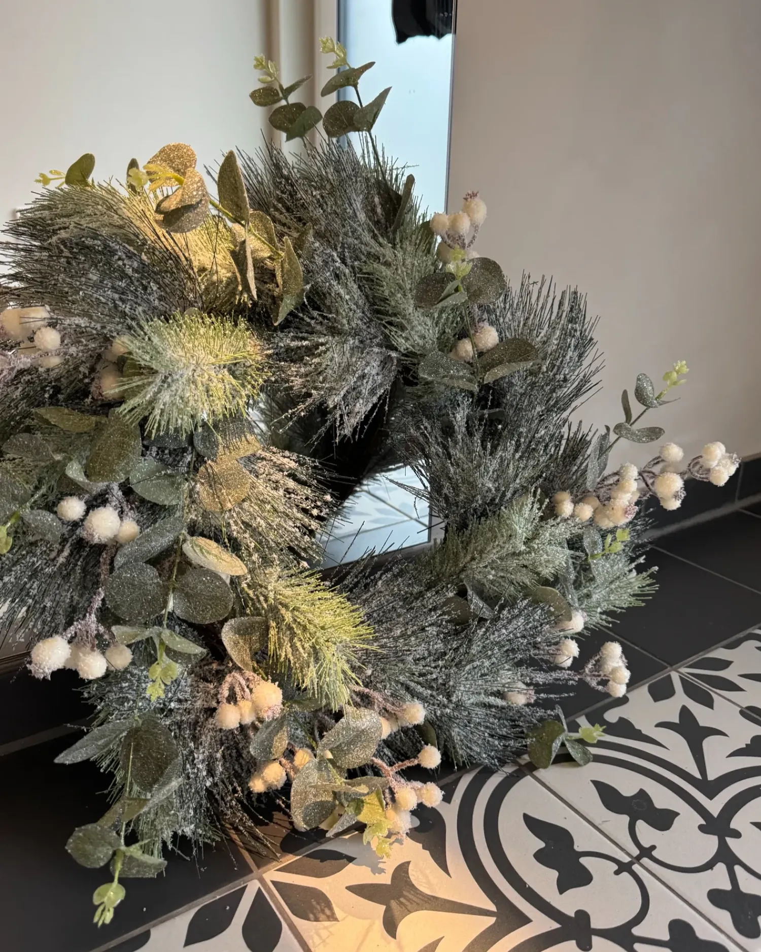 Online Beliani Ghirlanda di Natale JURMU Verde 54 cm Argento Bianco Verde