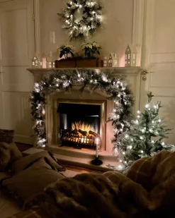 Online Beliani Ghirlanda natalizia innevata LED WHITEHORN Bianco 55 cm Bianco Verde