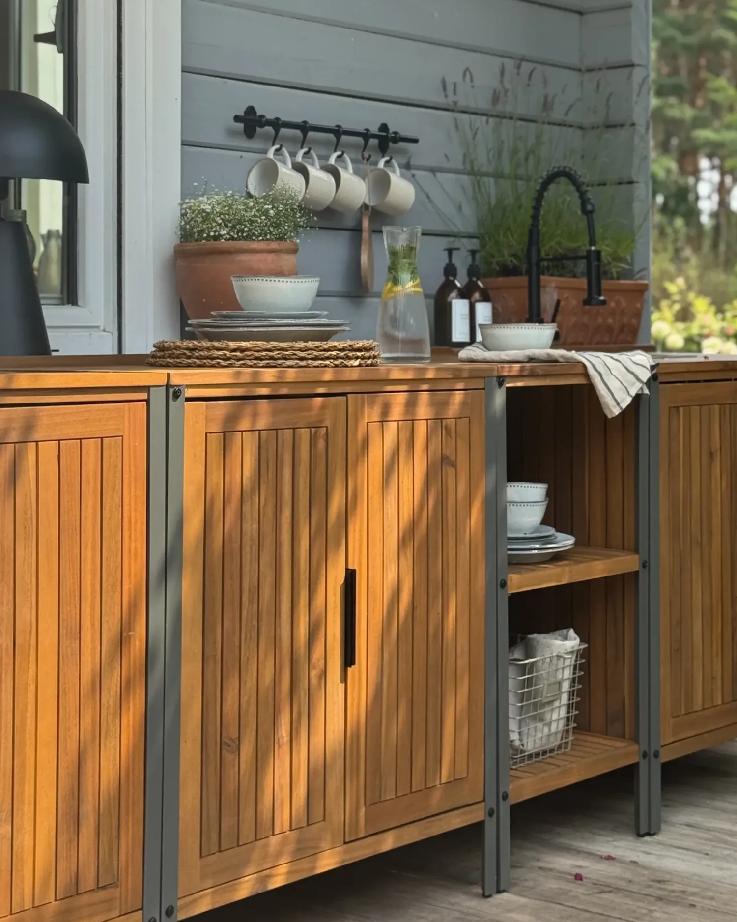 Clearance Beliani Isola per cucina esterna IVREA Legno di acacia certificato Marrone Marrone Grigio