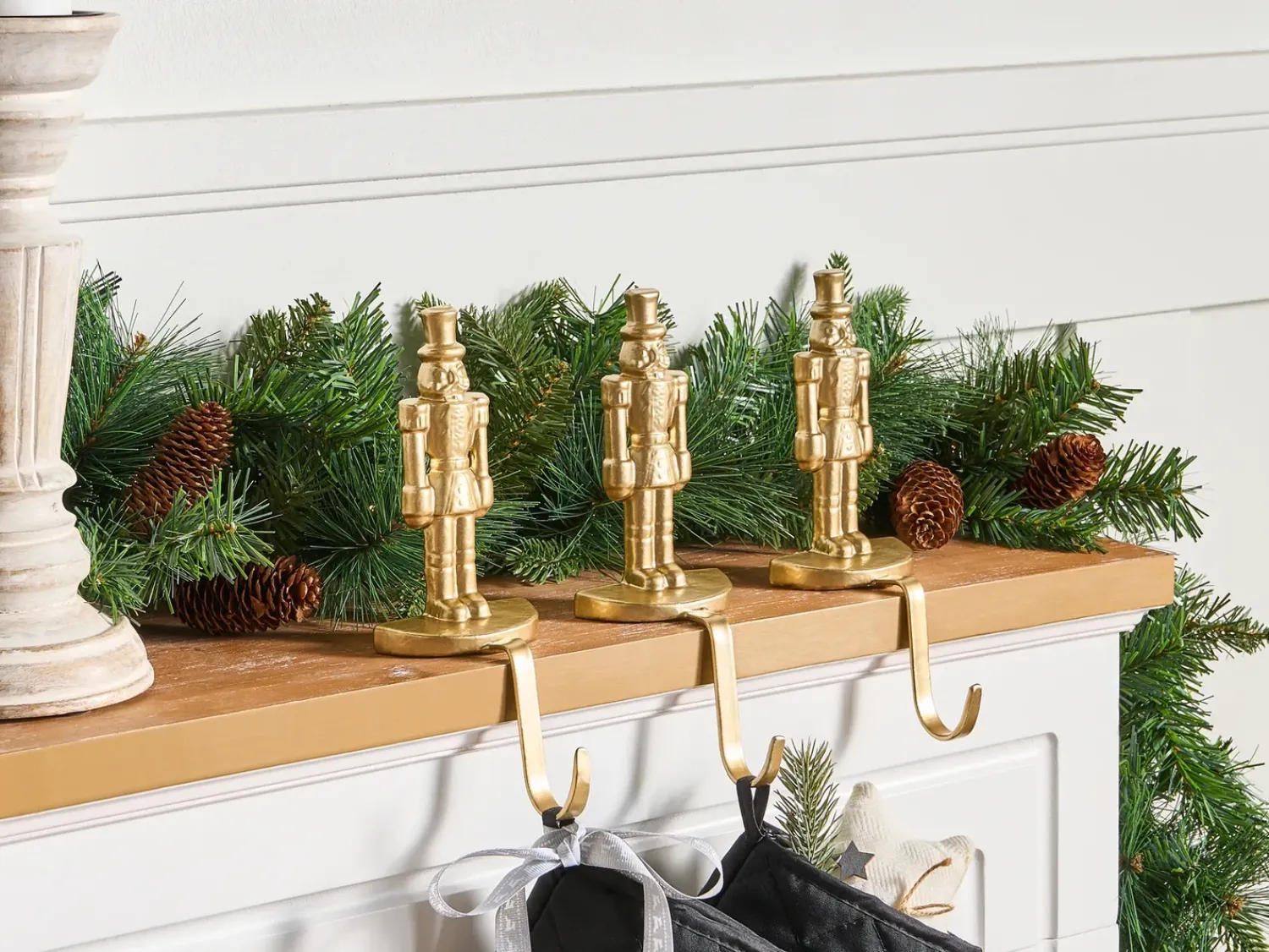 Best Beliani KAJAANI Schiaccianoci 21 cm Oro
