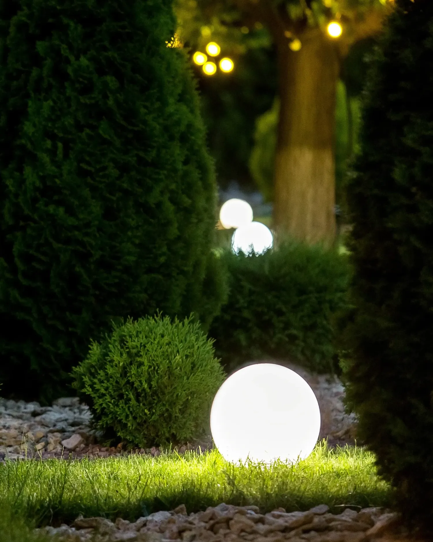 Hot Beliani Lampada a sfera LED per esterni JOCOY con telecomando Bianco
