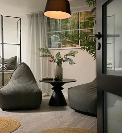Sale Beliani Lampada da pavimento BENUE Metallo Nero Bianco Nero