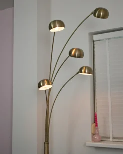 Outlet Beliani Lampada da pavimento FLINDERS Regolabile Metallo Oro