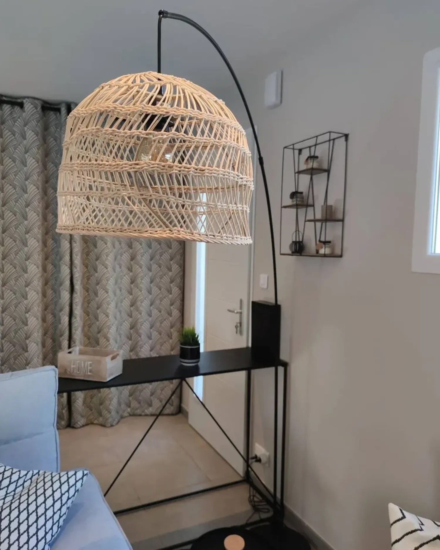 Discount Beliani Lampada da pavimento GUAVIARE Rattan Beige Beige Naturale Nero