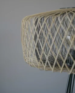 Sale Beliani Lampada da pavimento JAVARI Bambù Marrone/Nero Marrone Nero