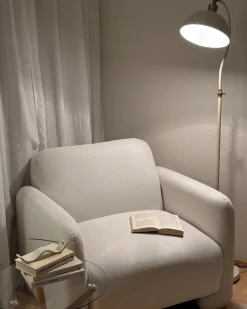 Hot Beliani Lampada da pavimento LENNON Regolabile Metallo Beige chiaro Bianco Beige Oro
