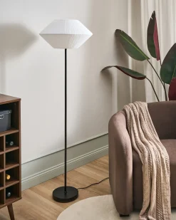 Hot Beliani Lampada da pavimento MAKETSI Metallo Nero Bianco Nero