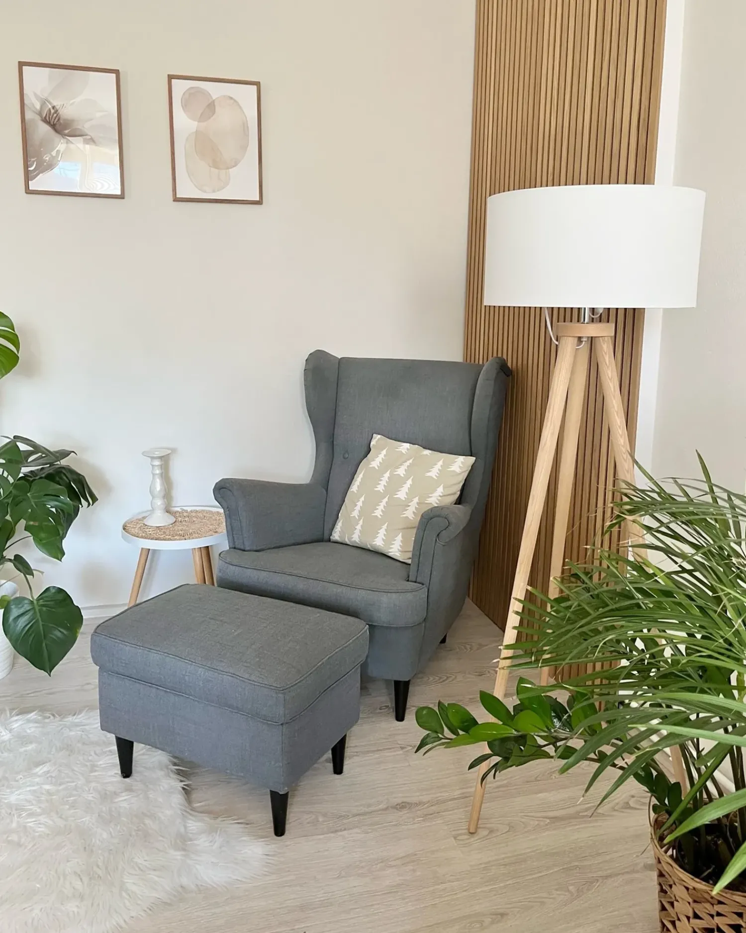 Hot Beliani Lampada da pavimento NITRA Legno di quercia Bianco Bianco Marrone