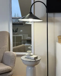 Discount Beliani Lampada da pavimento SAVEGRE Metallo Nero