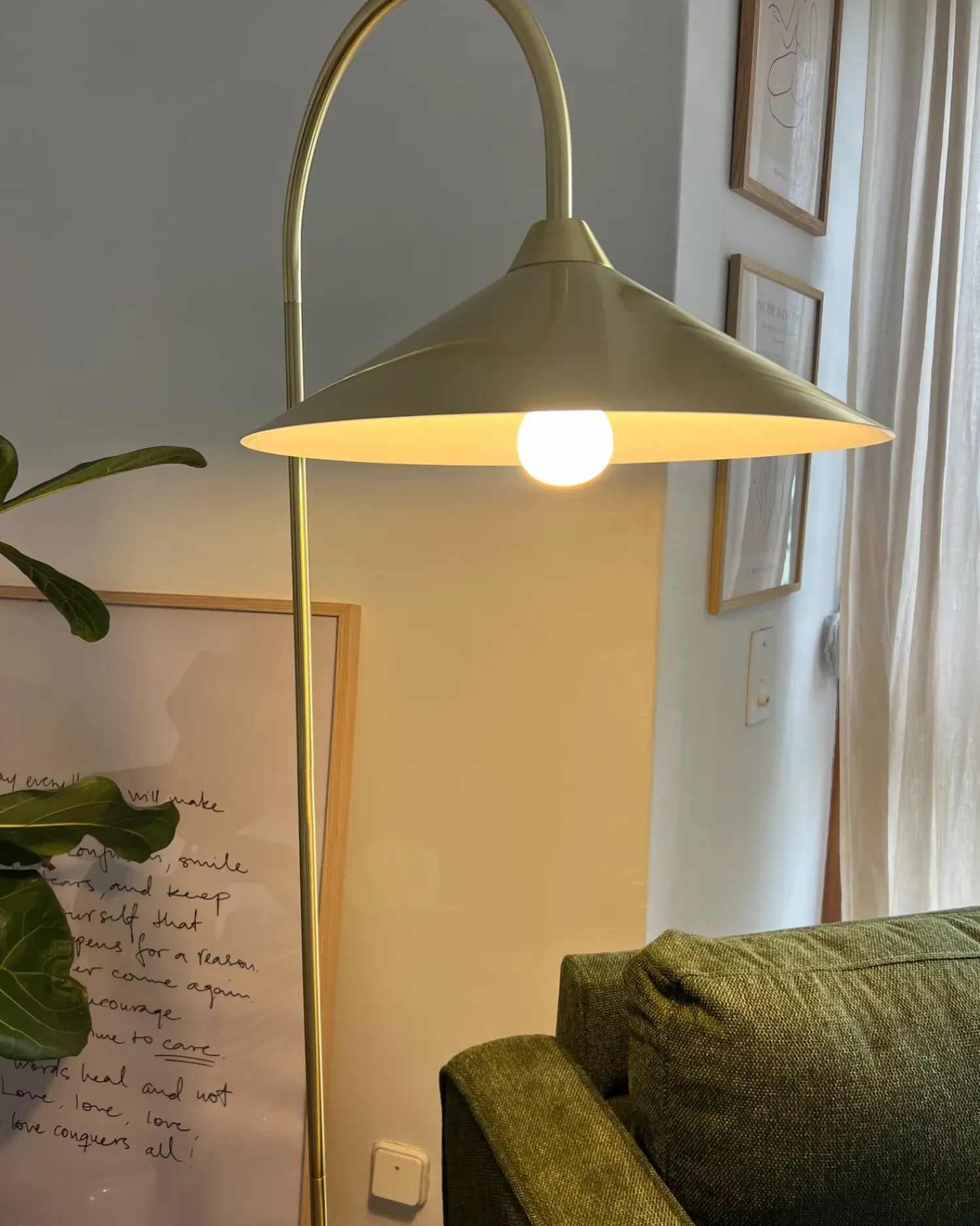 Discount Beliani Lampada da pavimento SAVEGRE Metallo Oro