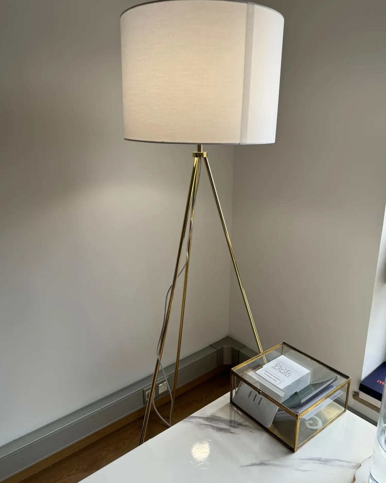 Online Beliani Lampada da pavimento VISTULA Metallo Oro Bianco Oro