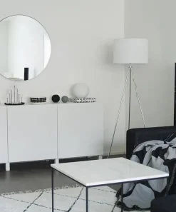 Sale Beliani Lampada da pavimento VISTULA Metallo Argento Bianco Argento