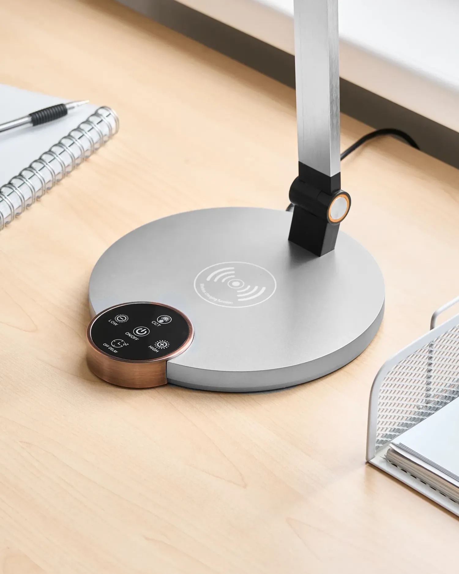 New Beliani Lampada da scrivania a LED CAROY con Caricatore wireless Grigio
