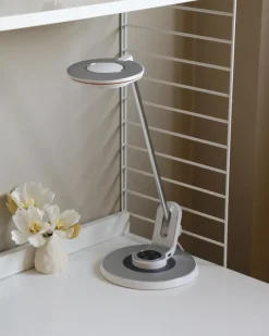 Hot Beliani Lampada da scrivania a LED CORVUS con dimmer Metallo Bianco/Argento Bianco Argento