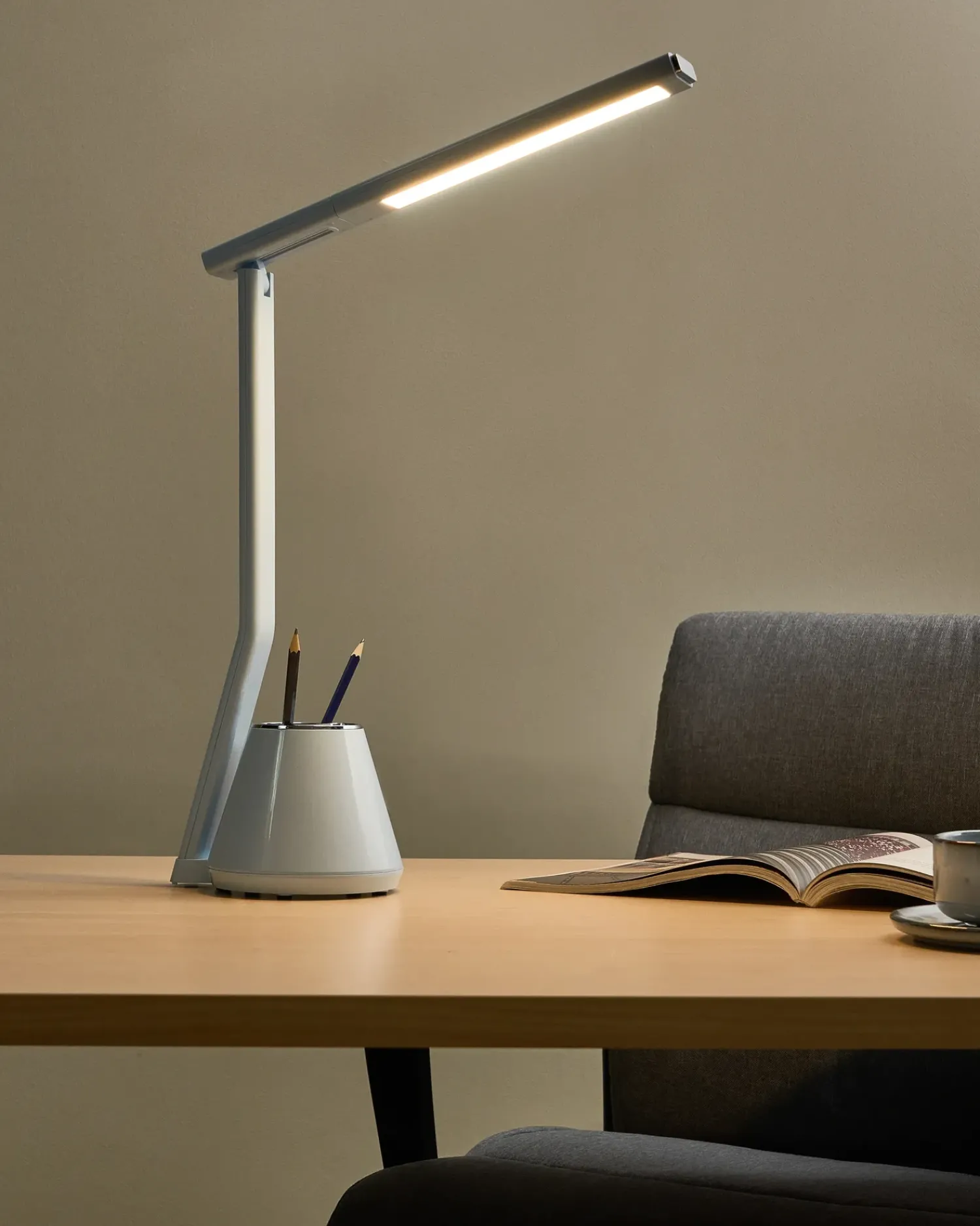 Outlet Beliani Lampada da scrivania a LED DENEB con dimmer Azzurro Blu